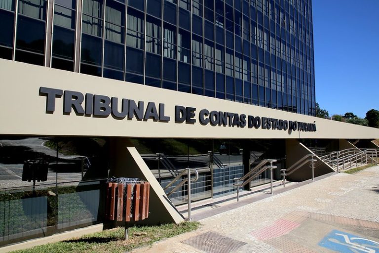 O TRIBUNAL DE CONTAS DO ESTADO DO PARANÁ ORIENTOU OS SEUS ...